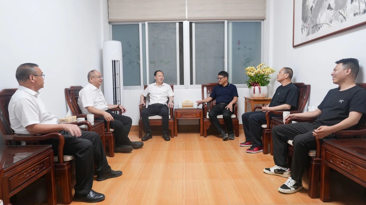 华安县委书记会见7790必发集团代表