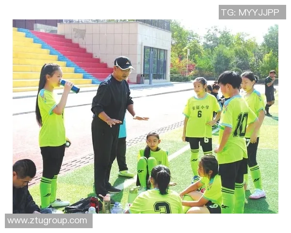 闪耀绿茵场的带灯足球明星们点亮梦想与激情的旅程